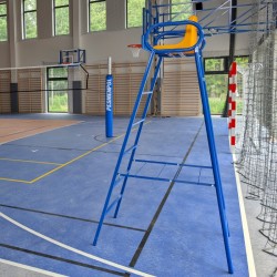 Судейская вышка для...