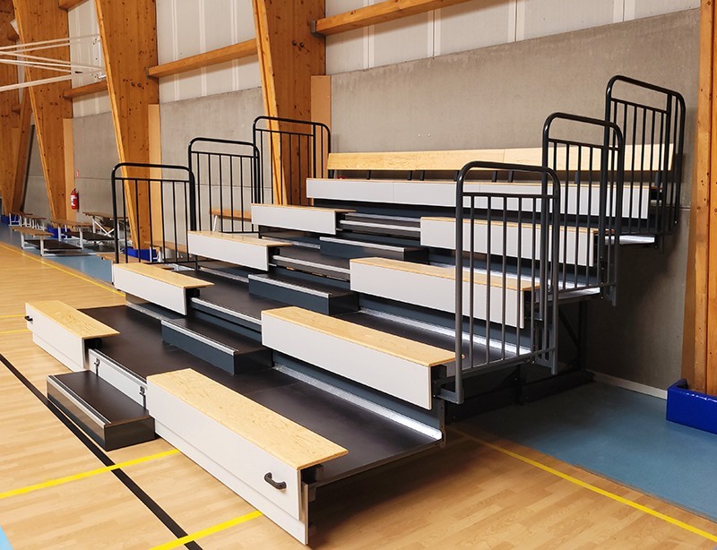 5-rows telescopic tribune...