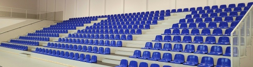 Складные и стационарные трибуны со стальной конструкцией для спортивных залов
